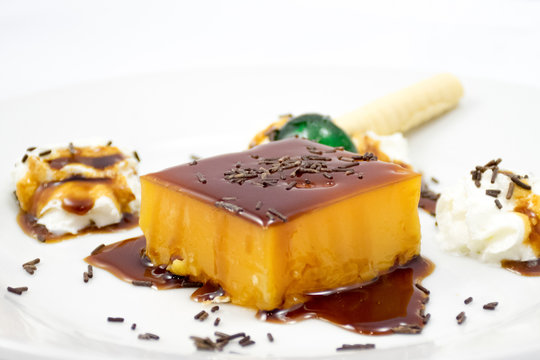 Tocino de cielo con nata