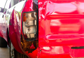 Fototapeta premium tail light of pick-up car damage car by accident