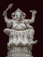 Obraz premium Multiarmed elephant statue