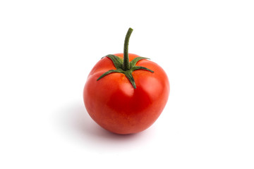 Tomate aislado en fondo blanco

