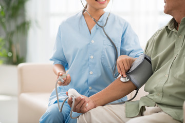Using tonometer