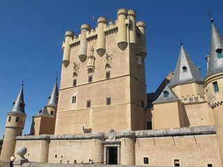 Fototapeta na wymiar Ancient castle in Segovia