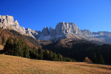 Naklejka premium Dolomiti: Catinaccio e Torri del Vajolet in val di Tires, Bolzano