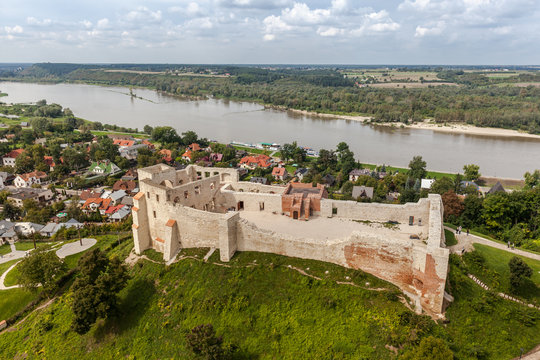 view of the old town of Kazimierz Dolny on the Vistula 
