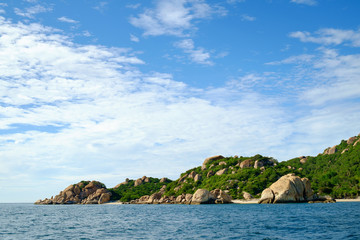 Fototapeta na wymiar Beautiful islands at Cam Ranh Bay, Khanh Hoa, Viet Nam