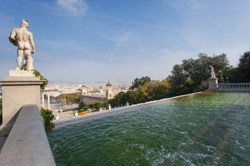 Водопады Национального дворца и площадь Испании. Барселона, Каталония, Испания.