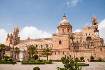 Fototapeta na wymiar Palermo Cathedral is the cathedral church of the Roman Catholic Archdiocese of Palermo, located in Palermo, Sicily, Italy. The church was erected in 1185 by Walter Ophamil.