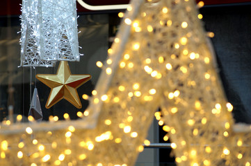 Suspended garland in the form of a star