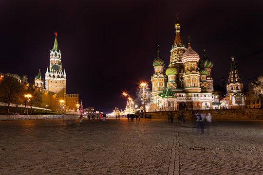 Spasskaya tower of Kremlin and cathedral in night