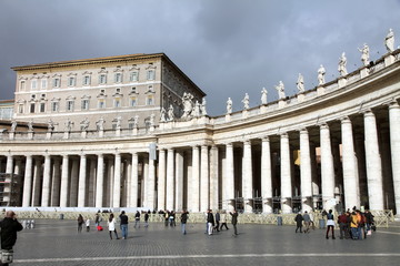 Obraz premium The collonade around the St. Peter's square