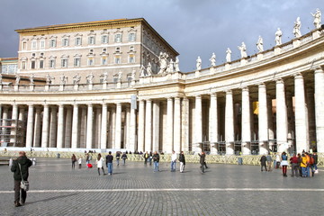 Obraz premium The collonade around the St. Peter's square