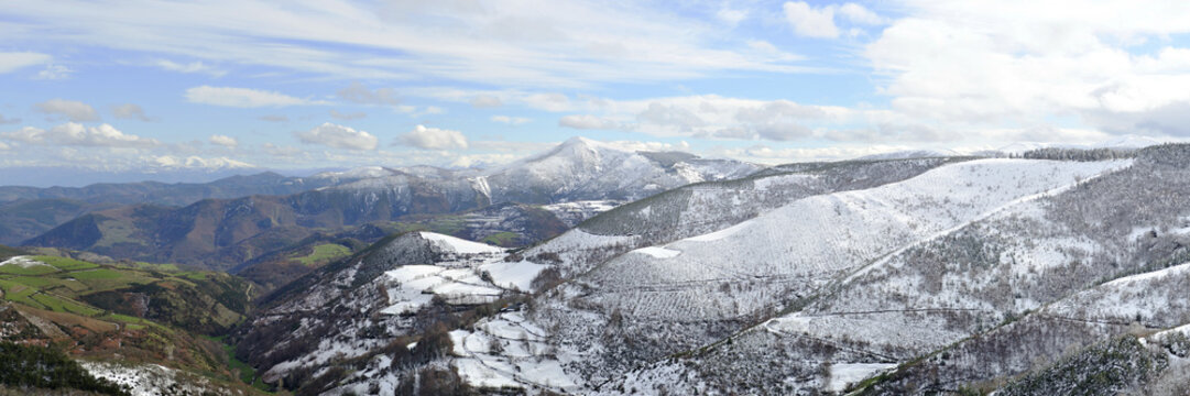Panorama from O Cebreiro / Spain
