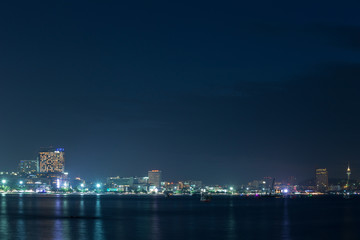Obraz premium Cityscape of Pattaya beach at night