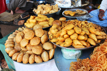 Inde / Pooris (Pain cuit dans l'huile)