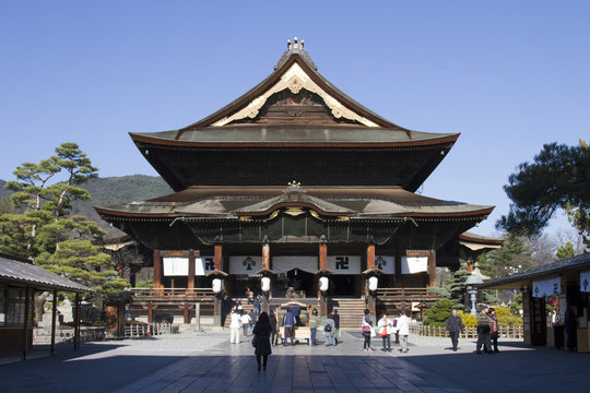 善光寺」の写真素材 | 1,433件の無料イラスト画像 | Adobe Stock