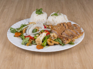 Knusprige Ente mit versch. Gemüse nach Kung-Pao-Art