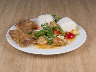 Knusprige Ente mit versch. Gemüse in rotem Thai-Kokoscurry