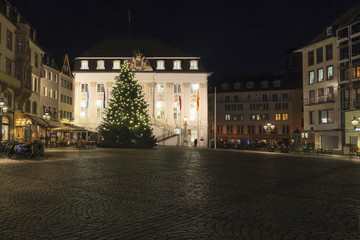 Rathausplatz in Bonn im Advent