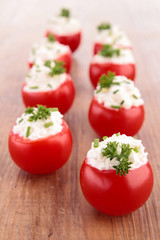 finger food, tomato and cheese cream