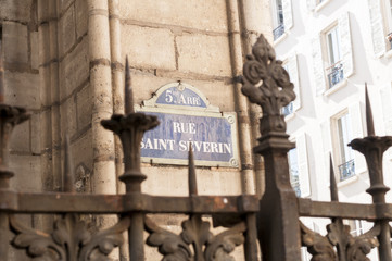 Obraz premium ancient gate to Rue Saint Severine