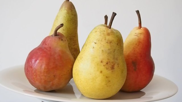 raw organics pears