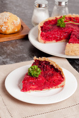 Tartlet with beetroot, parsley and goat cheese | Beet Pie