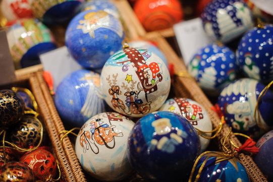 Christmas balls on the market in Vienna