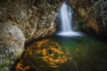 Gartenposter Millomeri waterfall with autumn leaves. Cyprus. © alexanderkonsta