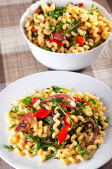 Pasta with prosciutto and spinach