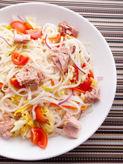 Rice noodle salad with tuna fish