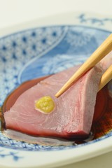 ハマチの刺し身