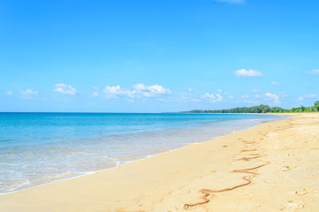 Fototapeta na wymiar Beautiful blue sky at Naiyang beach Phuket in Thailand