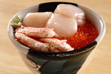 海鮮三色丼