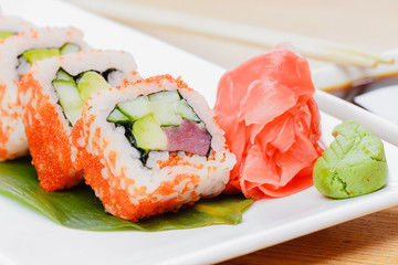 California roll, sushi