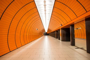 Foto auf Acrylglas Bahnhof U-Bahnhof Marienplatz in München, Deutschland