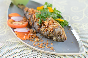 Fried fish with garlic