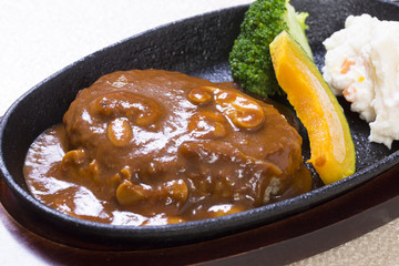 デミグラスハンバーグ