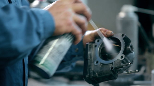 Cleaning of throttle body