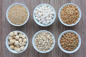 Assortiment de graines et céréales 