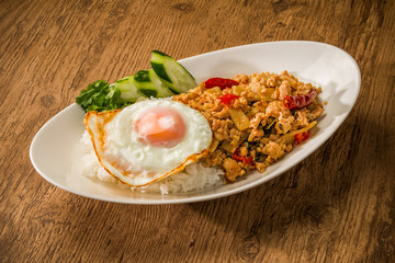 ガパオライス　タイのグルメ　 Phad Bai Gaprao Gai Sap Thai dish
