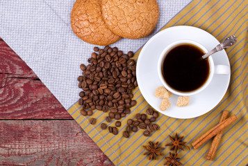 Black coffee, cinnamon and cookies