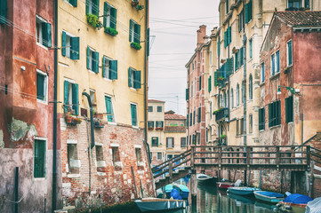 Fototapeta na wymiar Narrow canal in Venice, Italy.