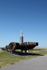 Mémorial: Arromanches-les-Bains.