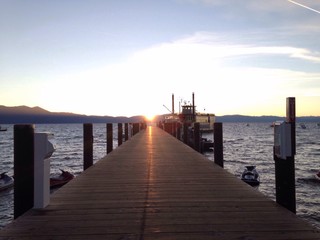 Obraz premium sunset over pier