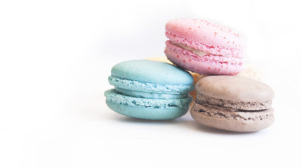 Obraz premium Colorful macaron on white background
