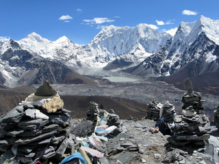 la terrasse d& 39 observation près du mont Makalu dans l& 39 Himalaya népalais