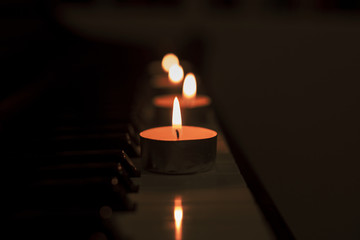 Red Candles - musica per la pace