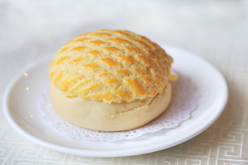 Bread in a white porcelain dish