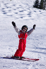 vacances d'hiver - jeune skieur