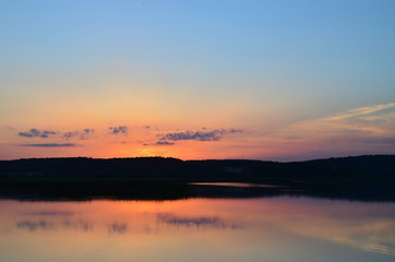 Fototapeta na wymiar A beautiful sunset at Lake